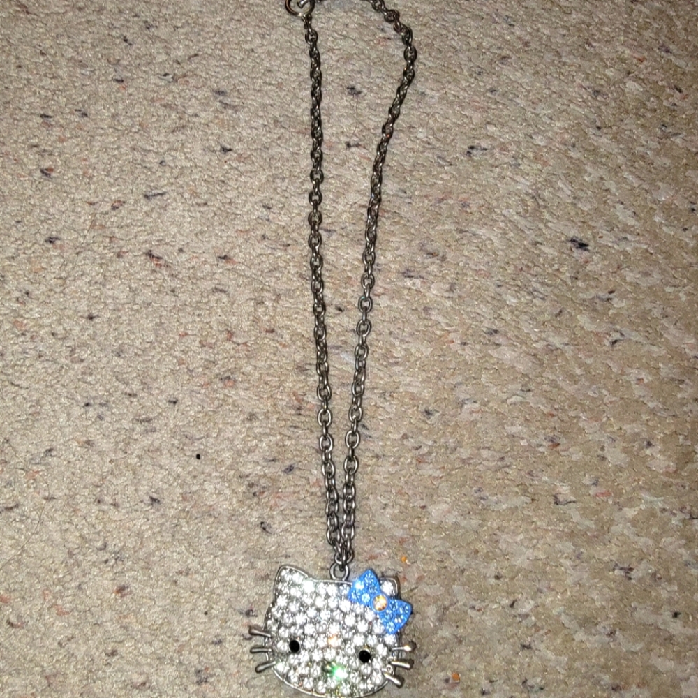 Hello kitty necklace